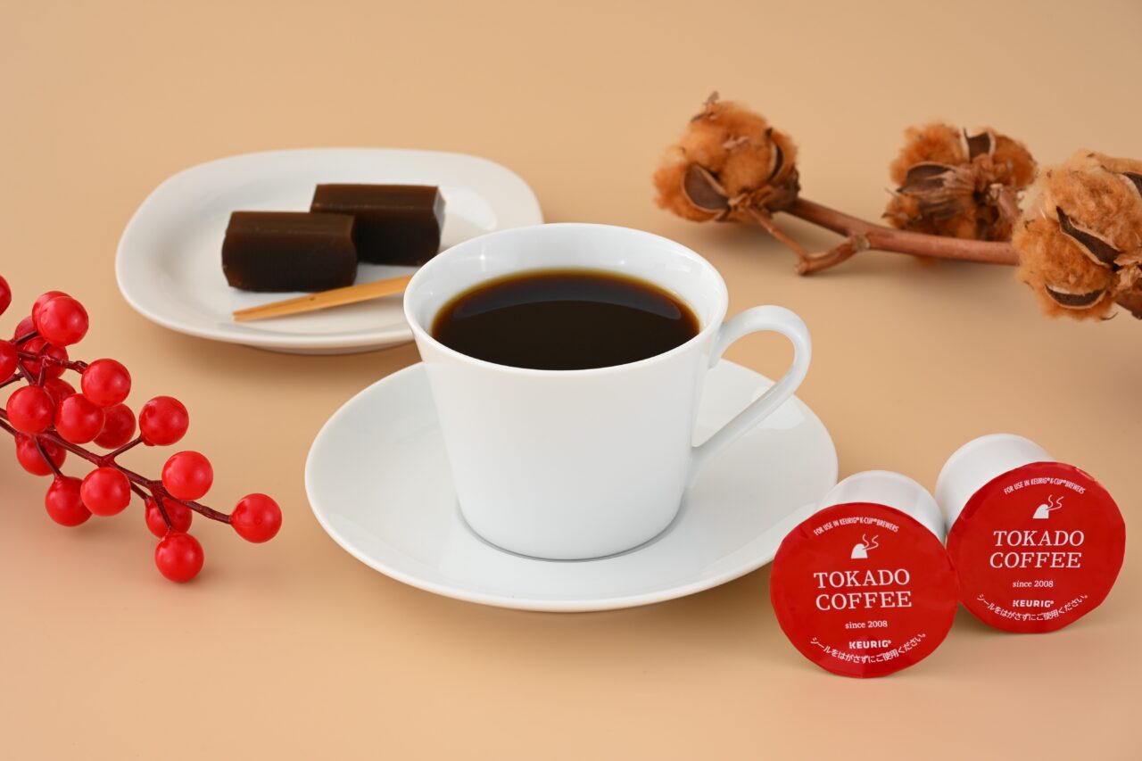 コーヒーカップに入った豆香洞ブレンド